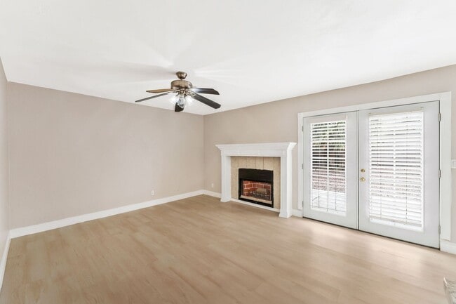 Photo - 5818 Cinnabar Ave