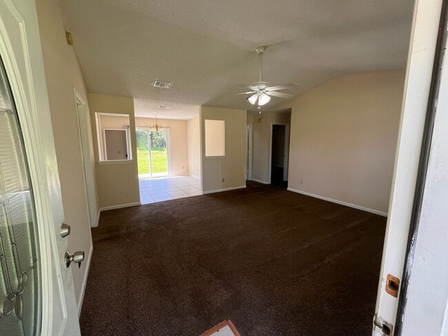 Photo - 3 Bedroom 2 Bath house with Garage Near Fl...