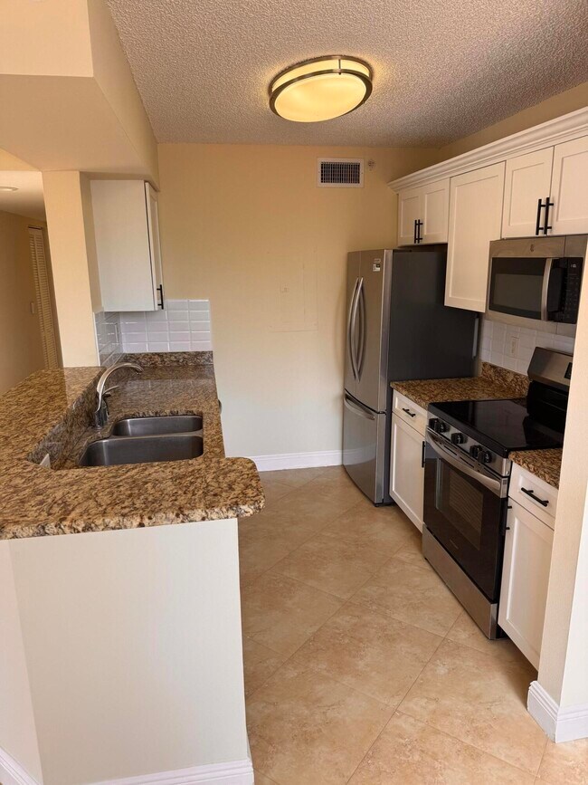 Photo - 1000 Scotia Dr Unit 302