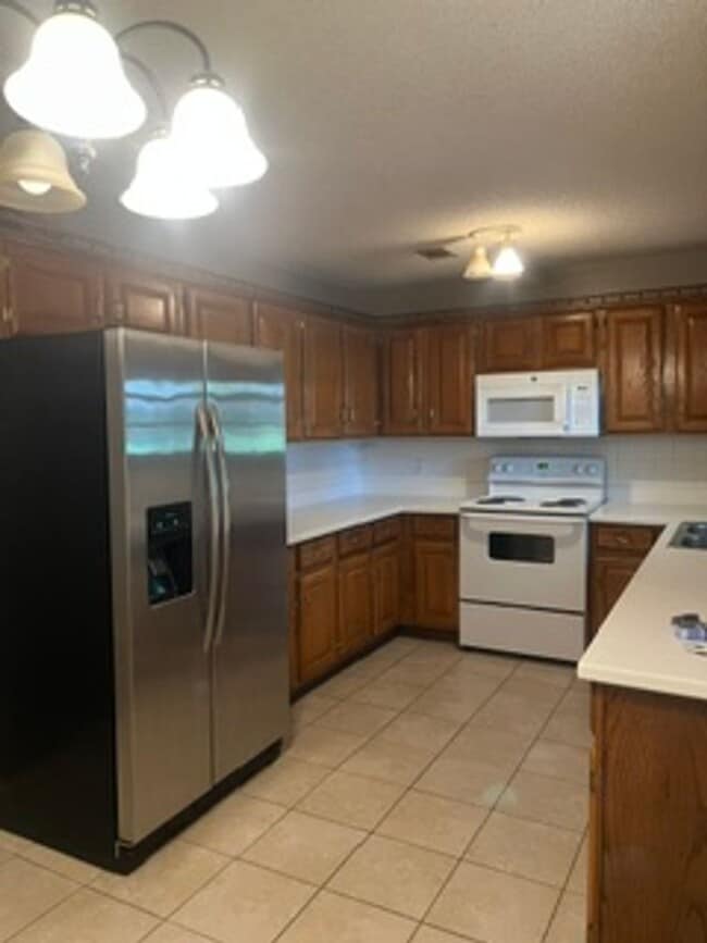 Photo - Nice Large One Level/Three Bedroom/Two Bath Home/Split Plan/Oversized 2 Car Side Entry Garage on ...