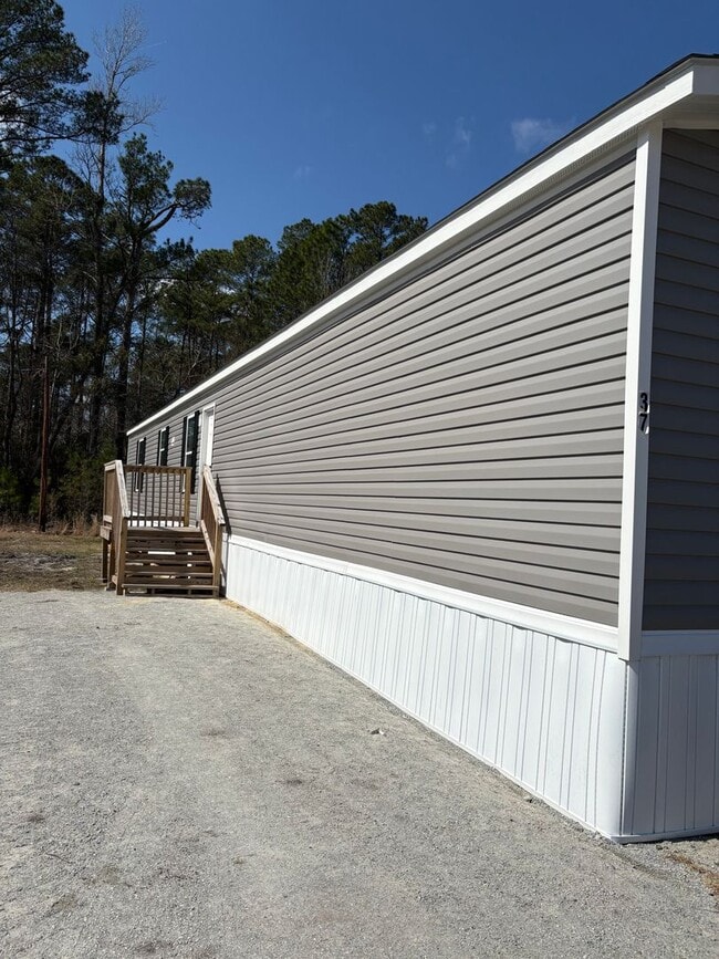 Building Photo - 127 Hubert Blvd