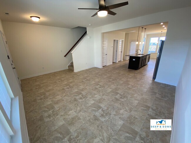 Photo - 12216 Lightning Bug Lp