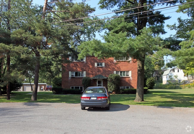 Creekside Court Apartments