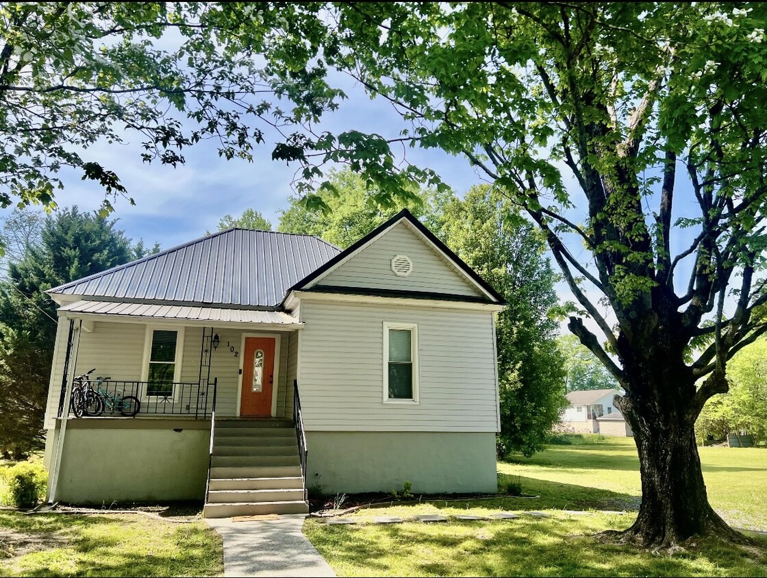 Photo - 102 W 8th St (Chickamauga, GA)