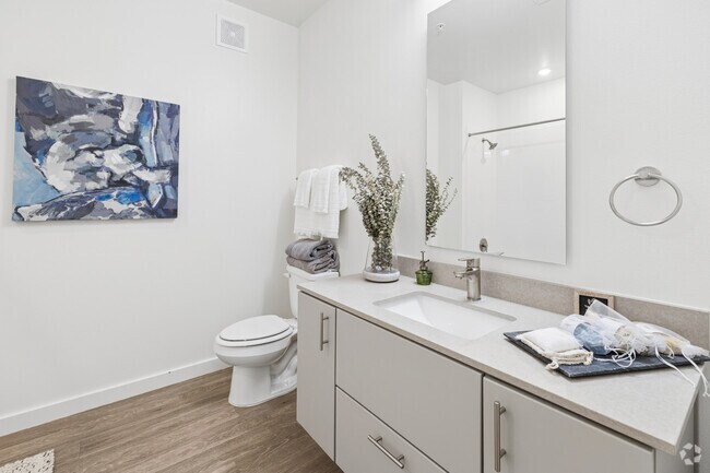 1A F412 Model - 1BR, 1BA - 586SF - Bathroom