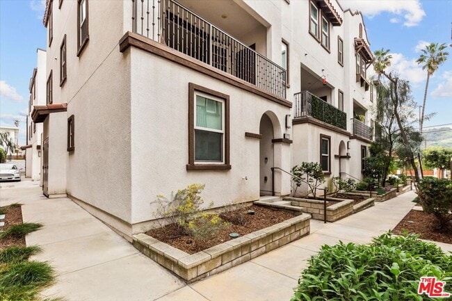 Building Photo - 127 Boeing Ln