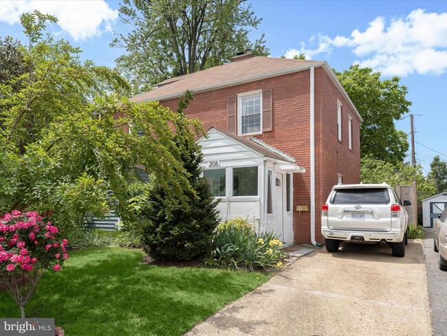 Photo - 208 S Veitch St Casa