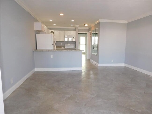 Photo - 2841 NE 32nd St Unit 18