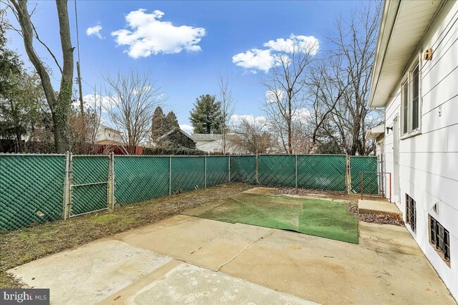 Photo - 201 Trimble Blvd