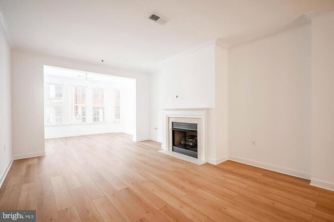 Building Photo - 10328 Sager Ave Unit 217