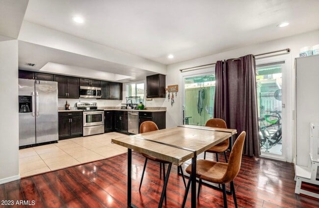 Photo - 1667 W Hazelwood St