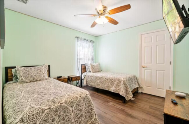 Photo - 2237 Bonanza Ln