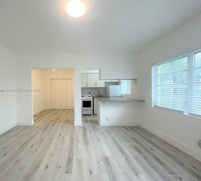 Building Photo - 1021 Euclid Ave Unit 9