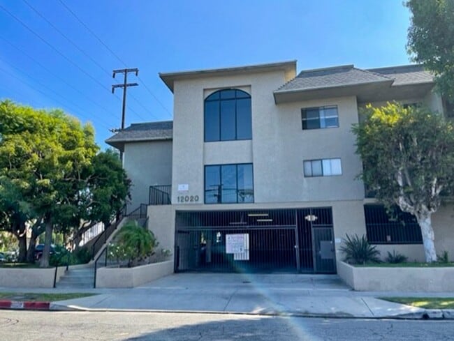 12020 Grevillea Ave