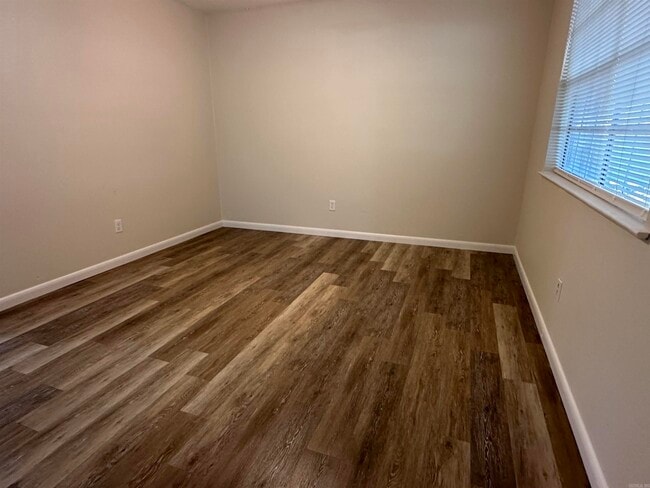 Photo - 9615 Comstock Rd