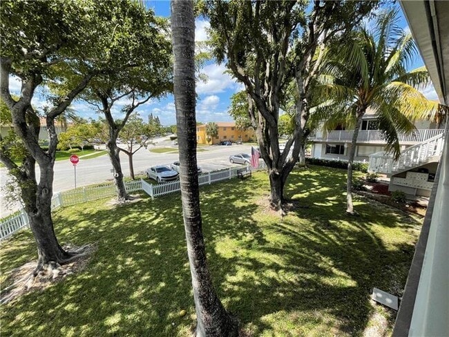 Photo - 344 SE 11th Ave Unidad 15