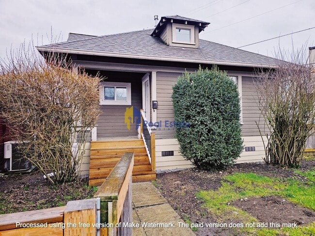 Photo - 3 Bed 1.5 Bath Pet Friendly Home in Monroe