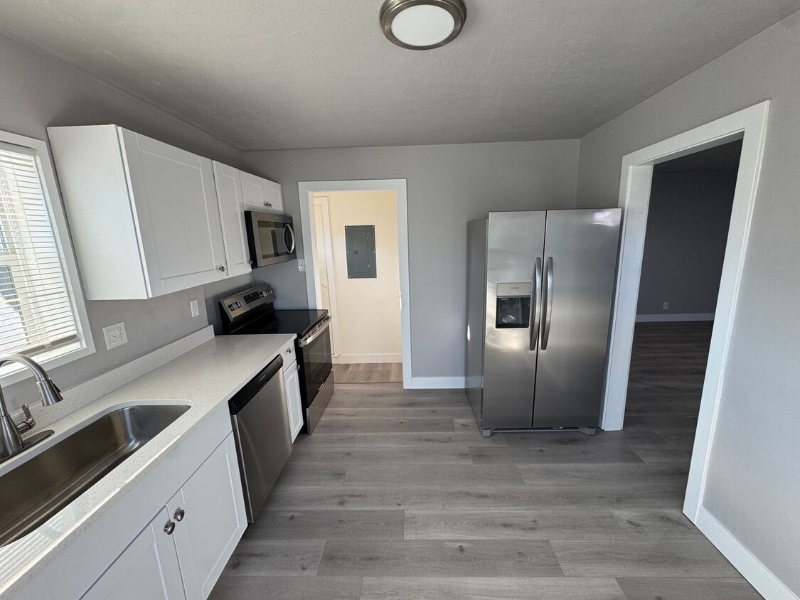 Photo - 3553 Valley Heights Dr (Taylorsville, UT)