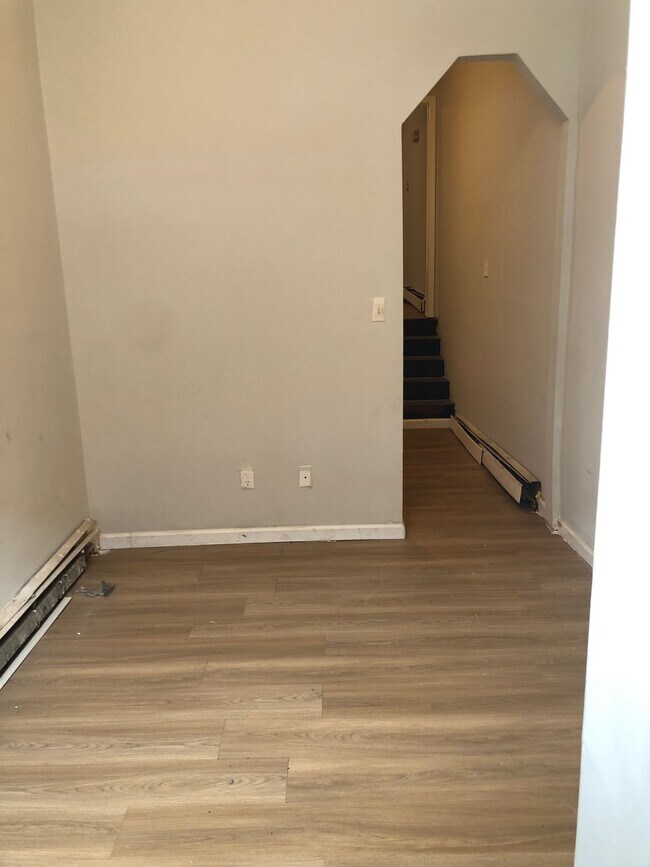 218 3rd St Unidad 1L
