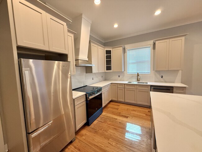 2305 Whitaker St Unit A