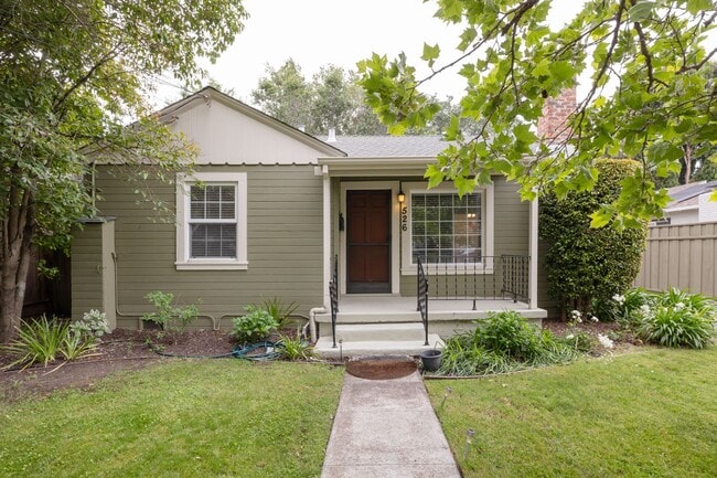 Building Photo - Iris Unit Front