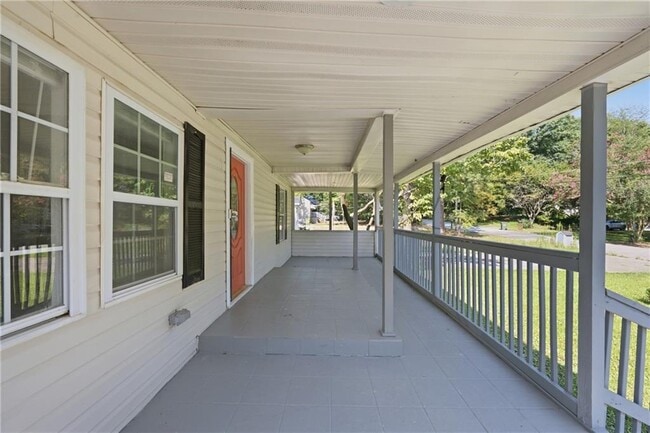Photo - 3024 Grand Ave SW