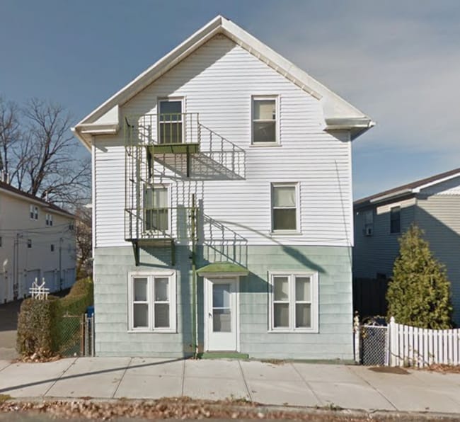 Building Photo - 77 Walnut St Unit 77 Walnut St 1L