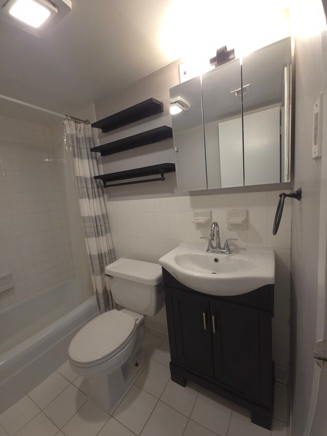 Photo - 5201 Duke St Unidad 302