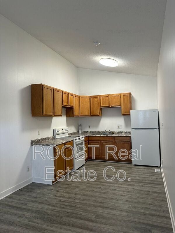 Photo - 2199-2199 Amherst Ave