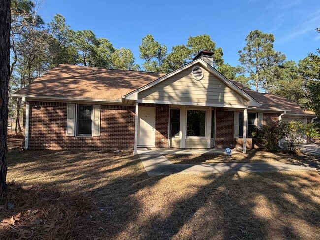 Building Photo - Carolina Lakes!!