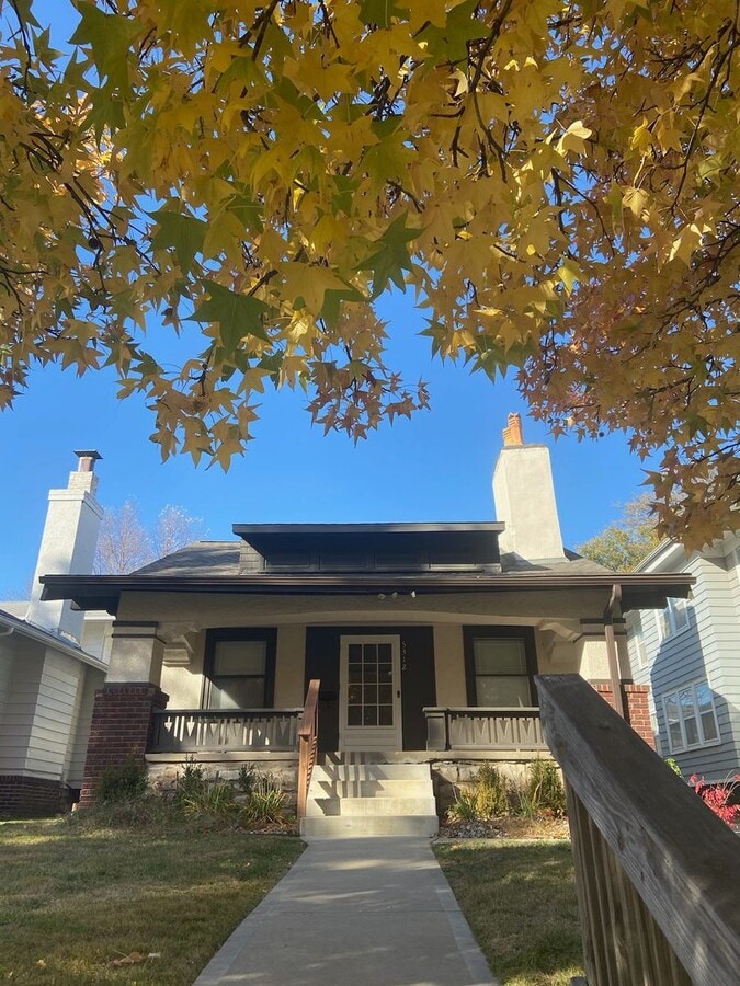 Bright, Spacious Craftsman with Front Porc... - Bright, Spacious Craftsman with Front Porc... House