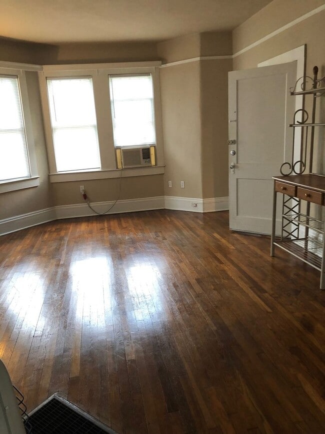 Photo - University Gardens 1BR/1BA unit in Triplex