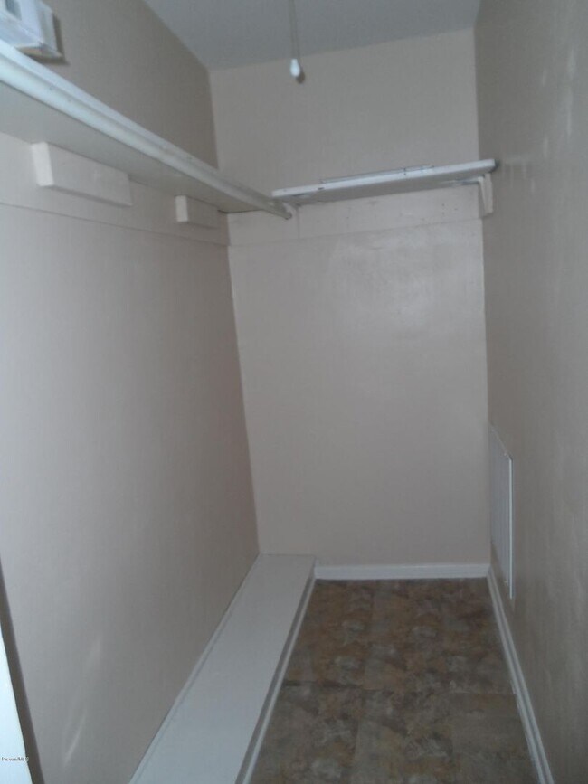 Photo - 145 E Alachua Ln
