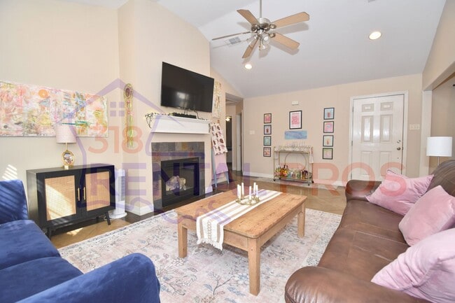 Photo - Three Bed, Two Bath Home in Ruston!