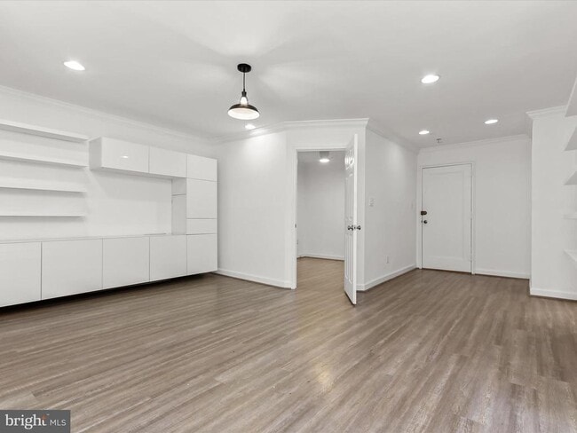 Photo - 2325 42nd St NW Unit 320