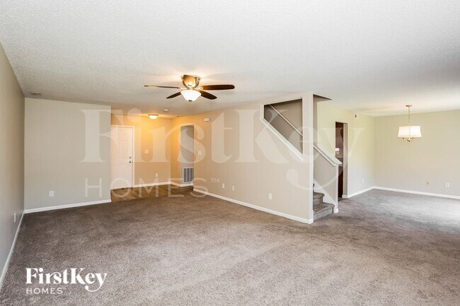 Photo - 5971 Liverpool Ln