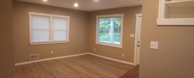 Photo - 6N998 Wabash Ave