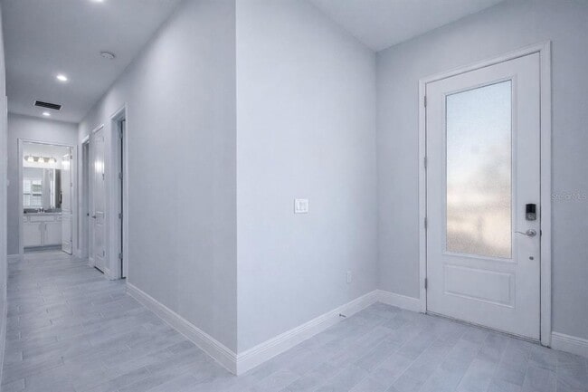 Photo - 6670 Bridgman St