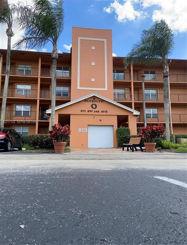Building Photo - 571 SW 142nd Ave Unit 311O