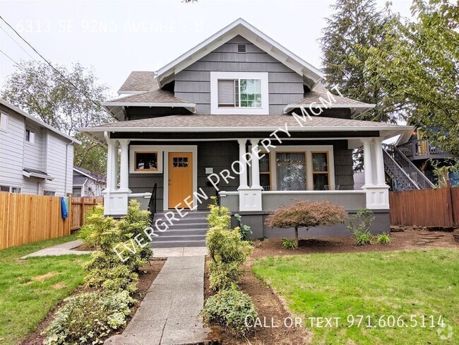 Building Photo - Beautiful Victorian Home! 3BD/1BA | $1,895... Unit B