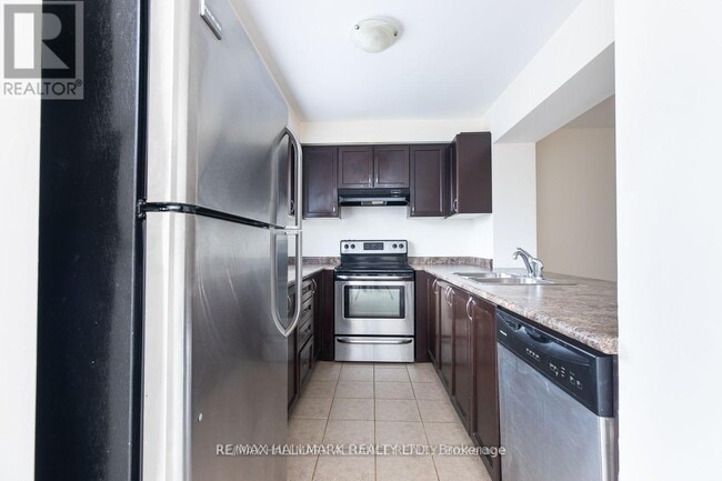Photo - 142 Baycliffe Cres