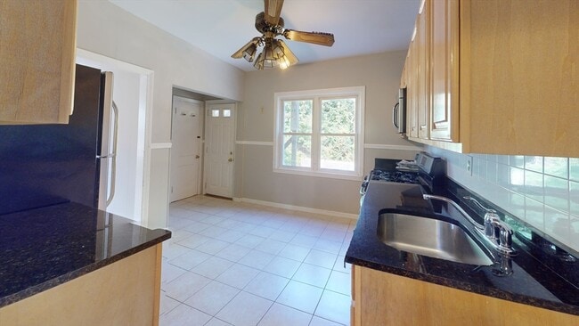 Photo - 48 Oak St Unit 1