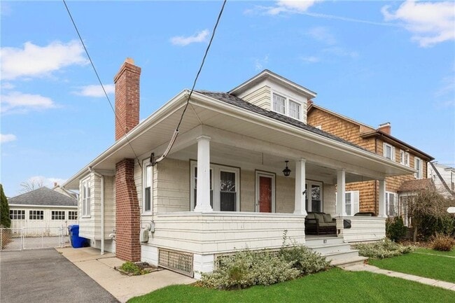 Photo - 87 Grosvenor Ave