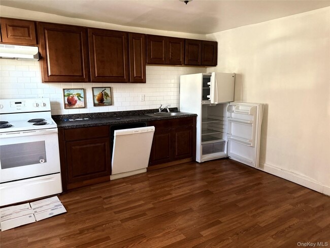 Building Photo - 9 Kelly Hill Rd Unit 2