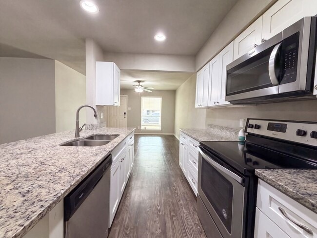 Photo - 330 E Coral Way