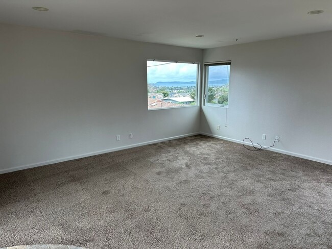 Building Photo - JEGAR562 Unit JE5621/2GAR