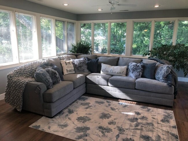 208 Lindberg Rd