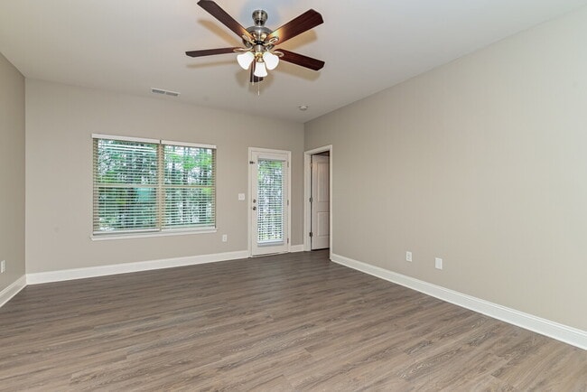 Photo - 5084 Summerview Ln