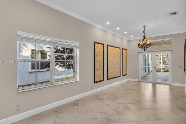 Photo - 949 Tanglewood Cir