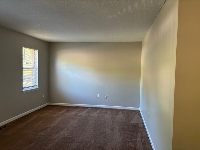 Photo - Spacious 2 Bed, 1 Bath Minutes from Uptown